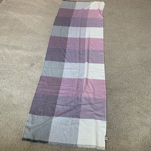 Large Checkered Chinese Scarf